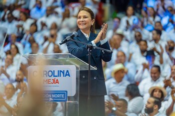 La alcaldesa de la capital dominicana ocupa el primer puesto según el balance de CBGLOBALDATA, con una imagen positiva del 58.9% y una tendencia al alza respecto al mes anterior. Foto cortesía redes sociales.