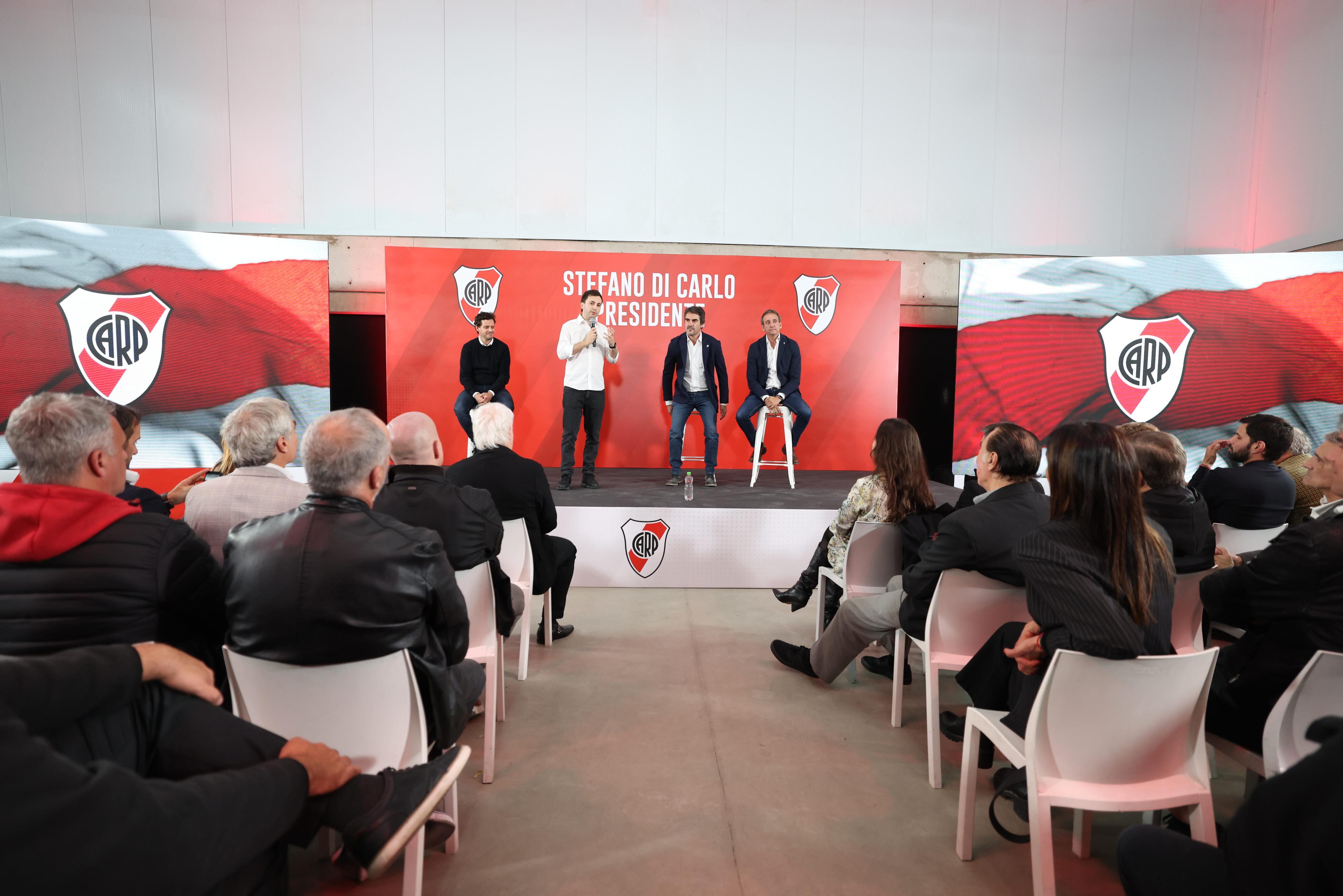 Más de 1000 socios escucharon al candidato