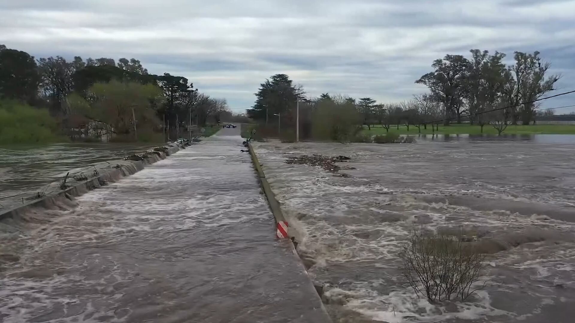 El pico del río Carcarañá alcanzó 8,12 metros y se esperan 24 horas críticas en zonas cercanas a la cuenca