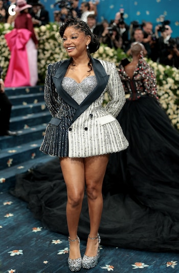 Halle Bailey aporta frescura y autenticidad a su personaje, una energía que también conquistó a sus colegas durante la gala y el rodaje en Italia