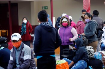 Ciudadanos bolivianos varados en Chile (REUTERS/Alex Díaz)