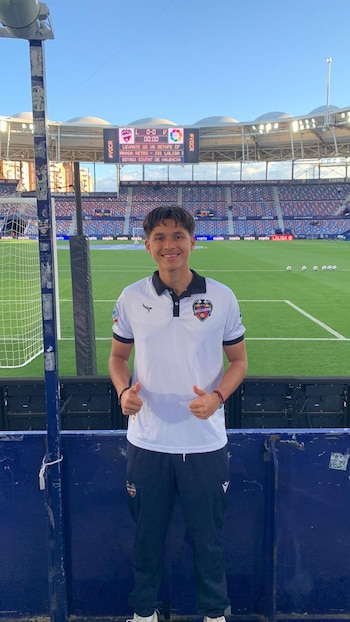 El esfuerzo económico de la familia Pérez sostiene la estadía y formación de Waltercito en España, a la espera de apoyo definitivo del club Levante UD. (Foto: cortesía)