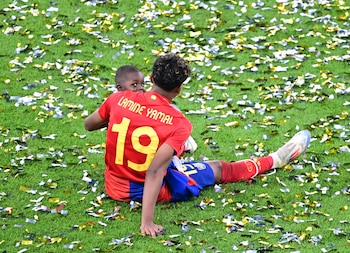 El español Lamine Yamal celebra