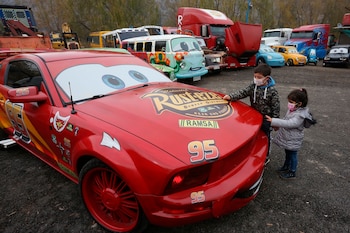 Fotografía de un vehículo adornado