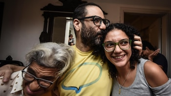 Levantan la prohibición de viajar