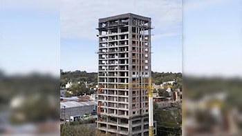 El fin de un “elefante blanco”: demolerán un edificio en construcción de 14 pisos abandonado hace una década en Escobar