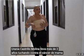 Urania Castrillo fue perseguida por negarse a abandonar a los manifestantes heridos durante la represión de Ortega. Hoy muestra su cicatriz de mastectomía y relata cómo el rechazo y la falta de seguro médico complicaron su tratamiento lejos de casa.