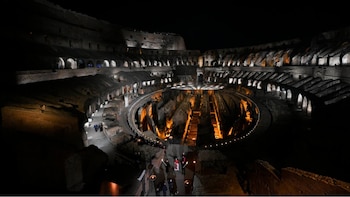 Papa León XIV se postra en el Vaticano y llevará la cruz en el Vía Crucis del Coliseo. (Foto: X/@vaticannews_es)