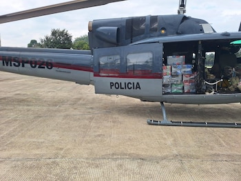 Operativo internacional en Zona Sur de Costa Rica culmina con el decomiso de una aeronave usada para tráfico de cocaína y 205 paquetes de droga. (Cortesía: Ministerio de Seguridad Pública)