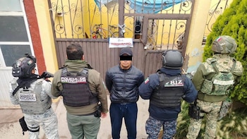 Detienen a un hombre en Zacatecas tras denuncia vecinal por conducta violenta: aseguran droga, un arma y equipo táctico