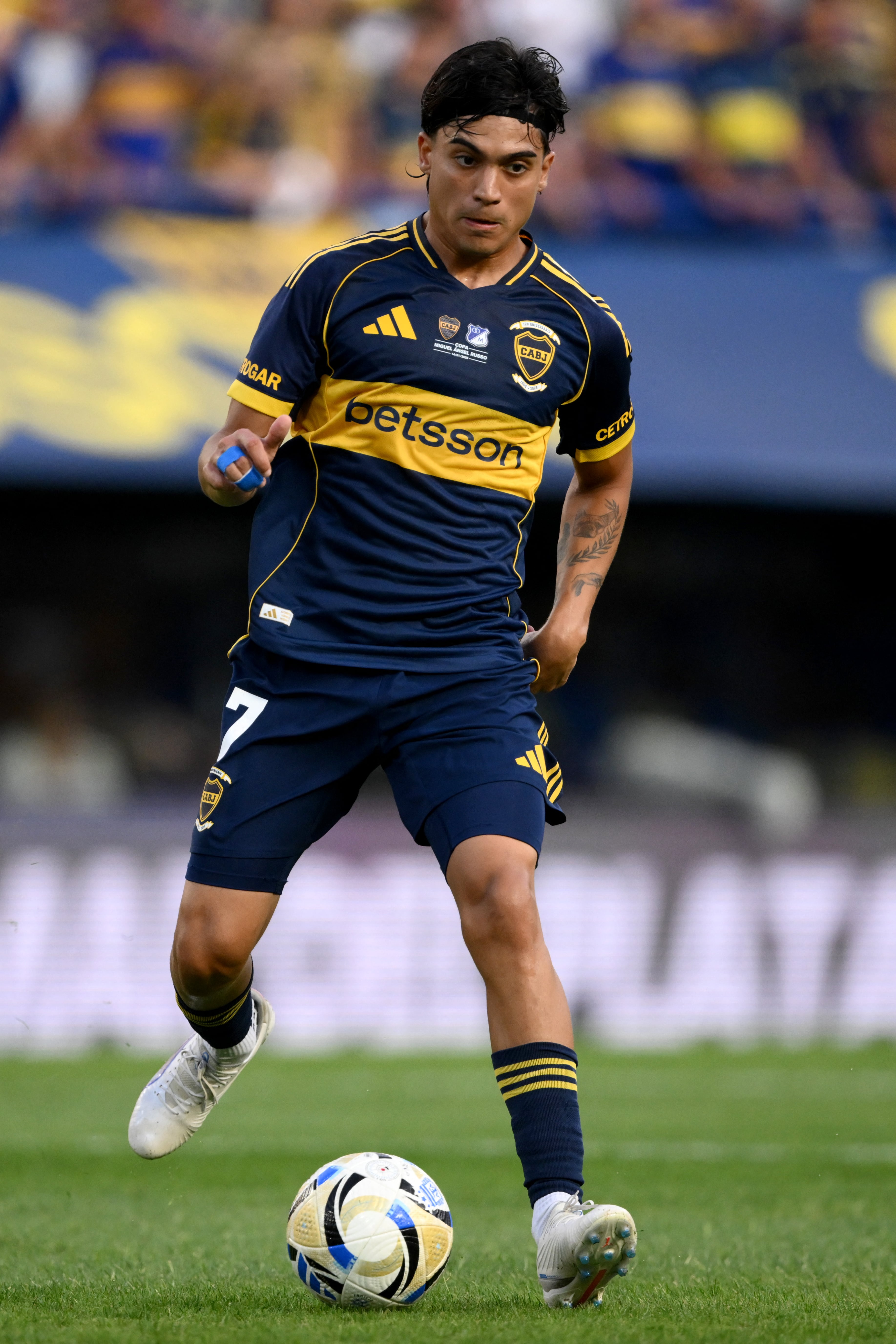 Exequiel Zeballos es uno de los ocho lesionado en Boca Juniors (Photo by Luis ROBAYO / AFP)