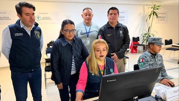 Rosa Icela supervisa trabajos en puesto de mando de la Alerta Nacional de Búsqueda Inmediata