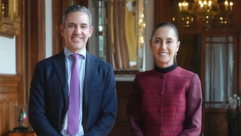 Sheinbaum recibe al fundador de Nubank, el banco invertirá 4.200 millones de dólares en México