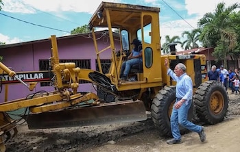 La distribución de maquinaria pesada en Honduras se realizará de manera equitativa y sin discriminación partidaria, según garantiza Asfura. (Foto: Archivo)