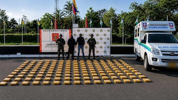 El Ejército Nacional incauta ambulancia con 207 kilos de cocaína en Huila