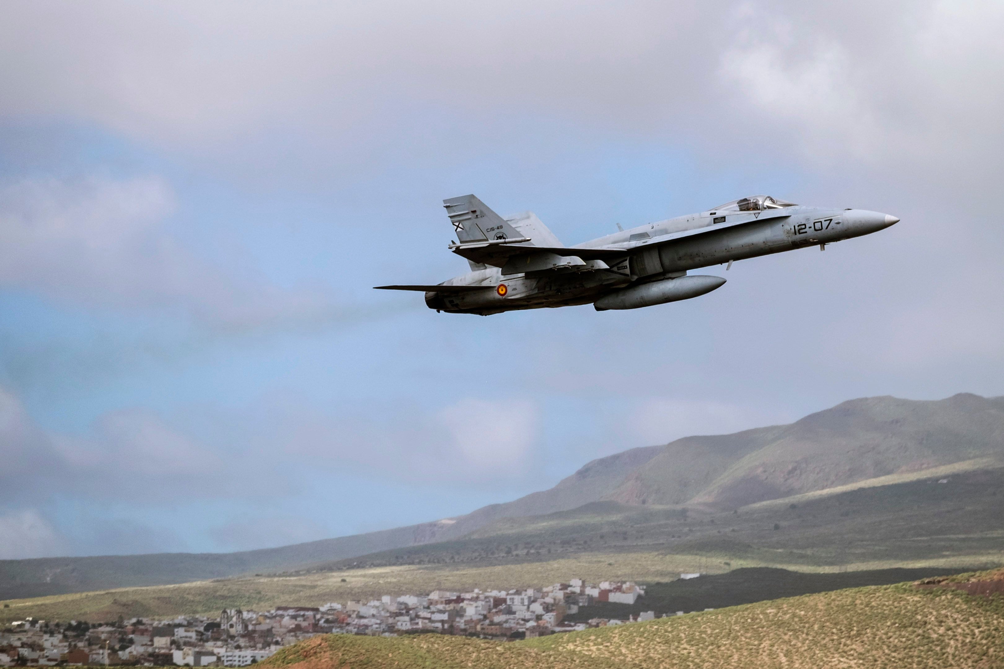 FOTO ARCHIVO. Un F-18 español, unidades aéreas de la OTAN. (Ángel Medina G / EFE)
