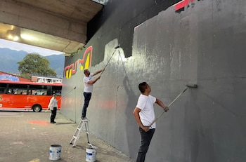 Veteranos taparon en Ibagué mural de 'las cuchas tenían razón'