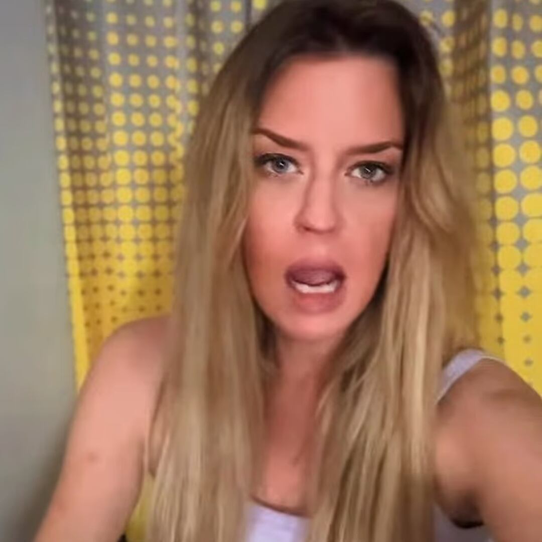 Los documentos judiciales detallan que Kate Major habría arrojado un cuchillo dentado y golpeado el rostro de su esposo separado (Instagram/Kate Major)