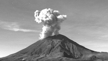 Tras días con sismos, Volcán