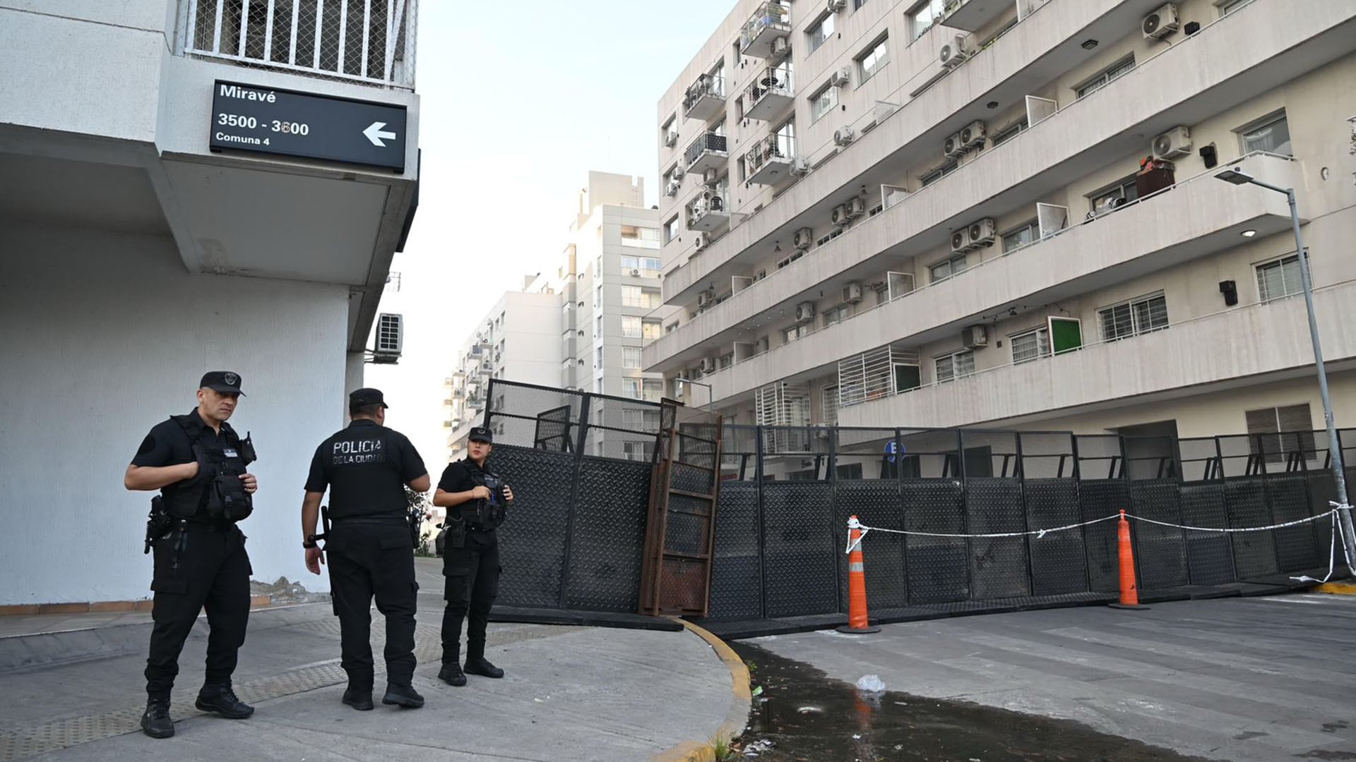 Más de 200 vecinos fueron evacuados en el complejo de edificios de Parque Patricios