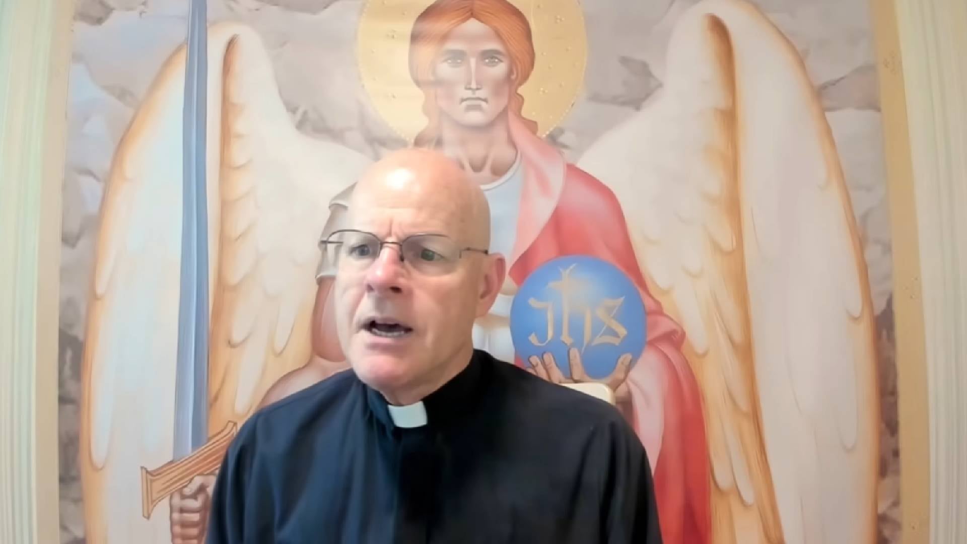 Rossetti es sacerdote, psicólogo y ex capellán de los Washington Nationals, y reúne más de 148.000 seguidores en Instagram ( St. Michael Center For Spiritual Renewal)
