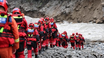Ascienden a 626 los muertos por la devastadora riada en Nepal