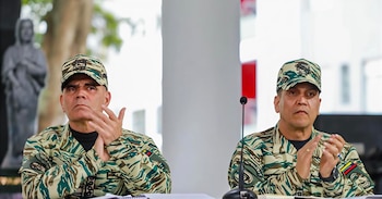 El Ministro de la Defensa,