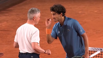 “¡Nunca te volveré a hablar!”: el ataque de furia de un tenista en Roland Garros tras una polémica decisión del umpire