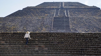 La presidenta Claudia Sheinbaum se pone en contacto con Canadá tras muerte de turista en balacera de Teotihuacán