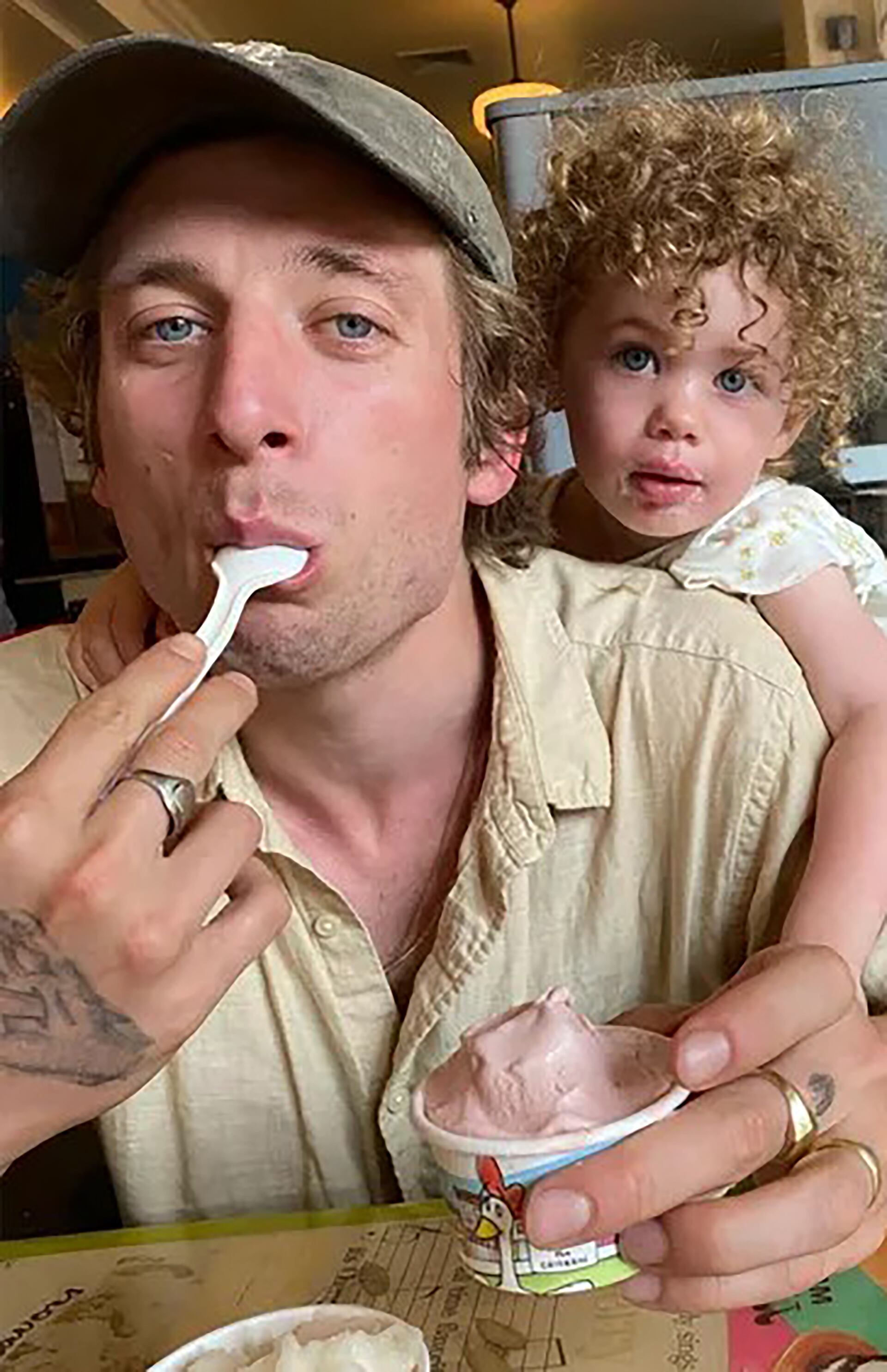 White afirma que sus hijas son su principal motivación y refugio frente al éxito profesional (Addison Timlin Instagram)