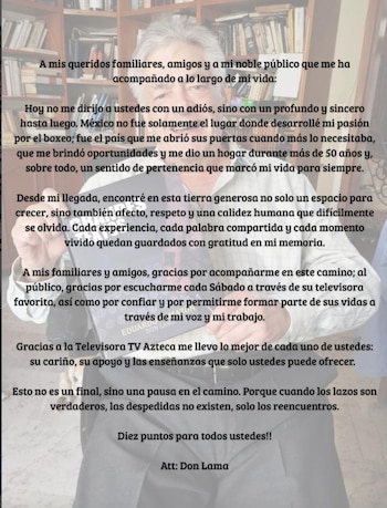 Hombre mayor canoso con camisa blanca y corbata sosteniendo un libro oscuro, con un texto de despedida superpuesto y una estantería de fondo