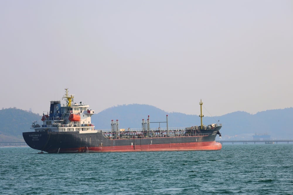 El tráfico marítimo en Ormuz cae a la mitad tras el nuevo bloqueo naval