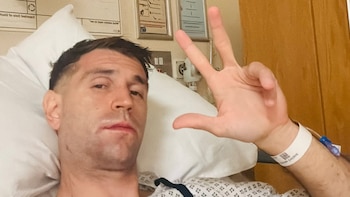El mensaje del Dibu Martínez desde el hospital que llevó alivio después del brutal golpe que recibió en el partido del Chelsea
