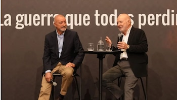 Arturo Pérez-Reverte denuncia “presiones para que algunos no vinieran” a las charlas sobre la Guerra Civil que tuvo que aplazar tras el ‘no’ de David Uclés