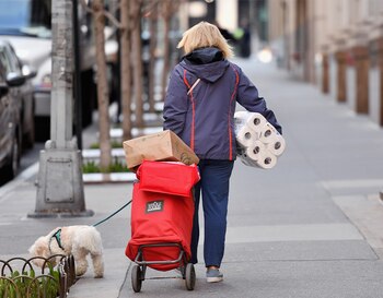 Turistas que entre y por