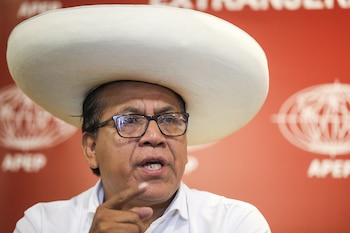 El propio Roberto Sánchez salió al paso de las declaraciones de Humala afirmando que “no representan la posición ni el programa de Juntos por el Perú ni la mía".