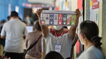 El candidato del MAS y