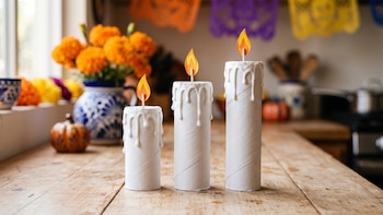 Cómo hacer velas falsas para tu altar de Día de Muertos: tutorial fácil sin gastar de más