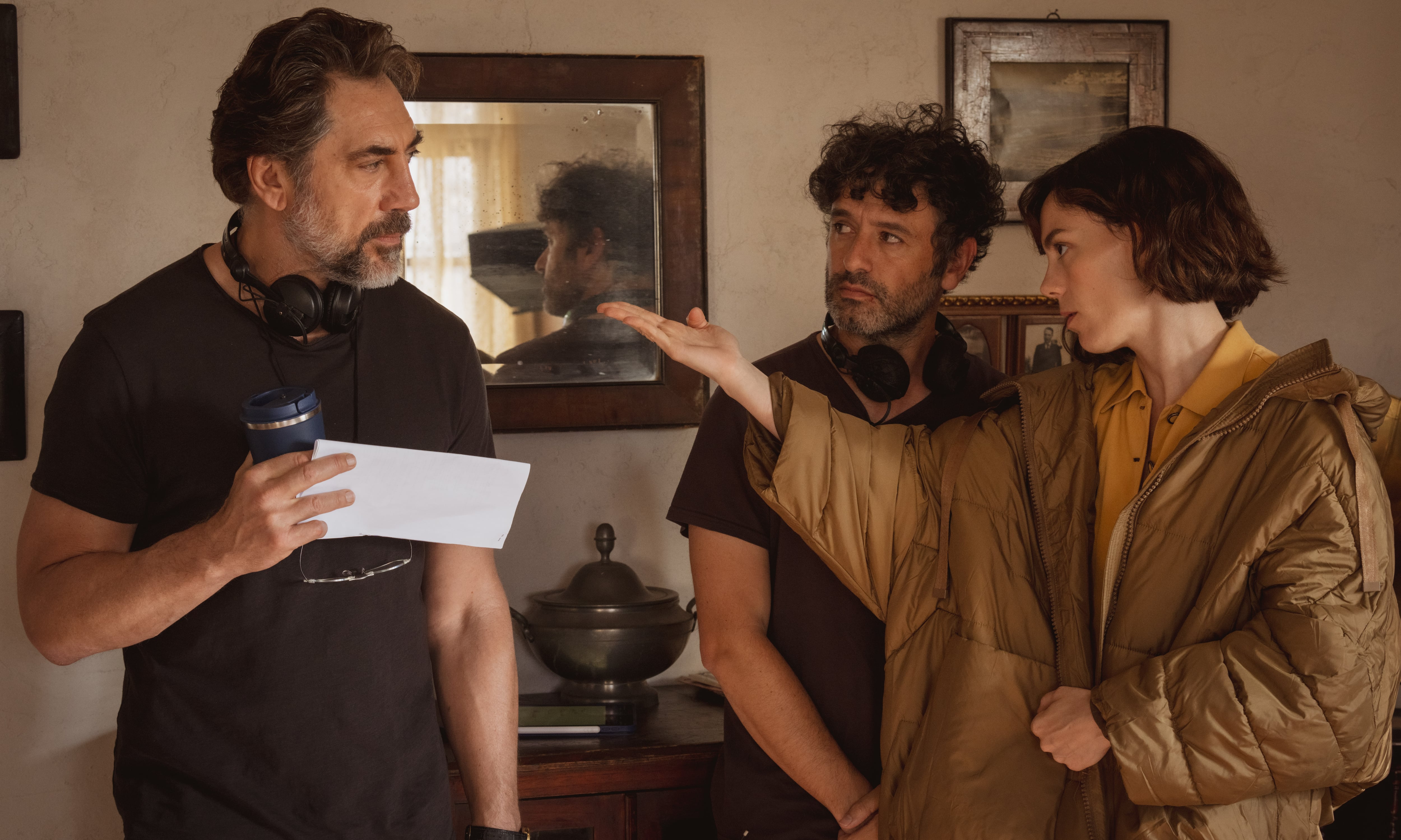 Javier Bardem, Rodrigo Sorogoyen y Victoria Luengo en el rodaje de
