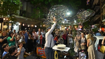 La Noche del Diseño: arte, música y más de 90 locales en el Distrito Arenales