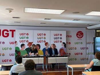 El secretario general de UGT, Pepe Álvarez, y la secretaria de Salud Laboral, Ana García de la Torre, durante la presentación del informe sobre salud mental y trabajo. (UGT).