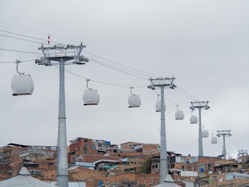 La adjudicación del TransmiCable de San Cristóbal se definió entre cinco proponentes y el comité evaluador destacó el cumplimiento de requisitos y la oferta económica seleccionada - crédito Transmilenio