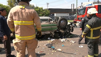 Accidente en México-Pachuca: volcadura de microbús deja 15 lesionados en Tlalnepantla