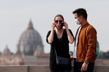 Imagen de personas utilizando mascarillas