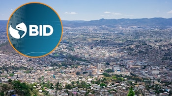 La Alcaldía estima que cerca del 40% del agua se pierde antes de llegar a los usuarios. (FOTO: Infobae)