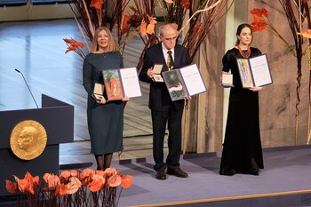 Representantes de los ganadores del