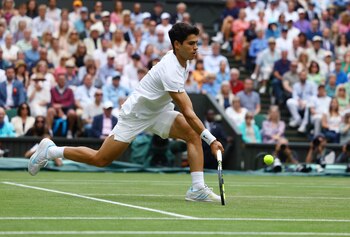 Carlos Alacaraz durante su partido