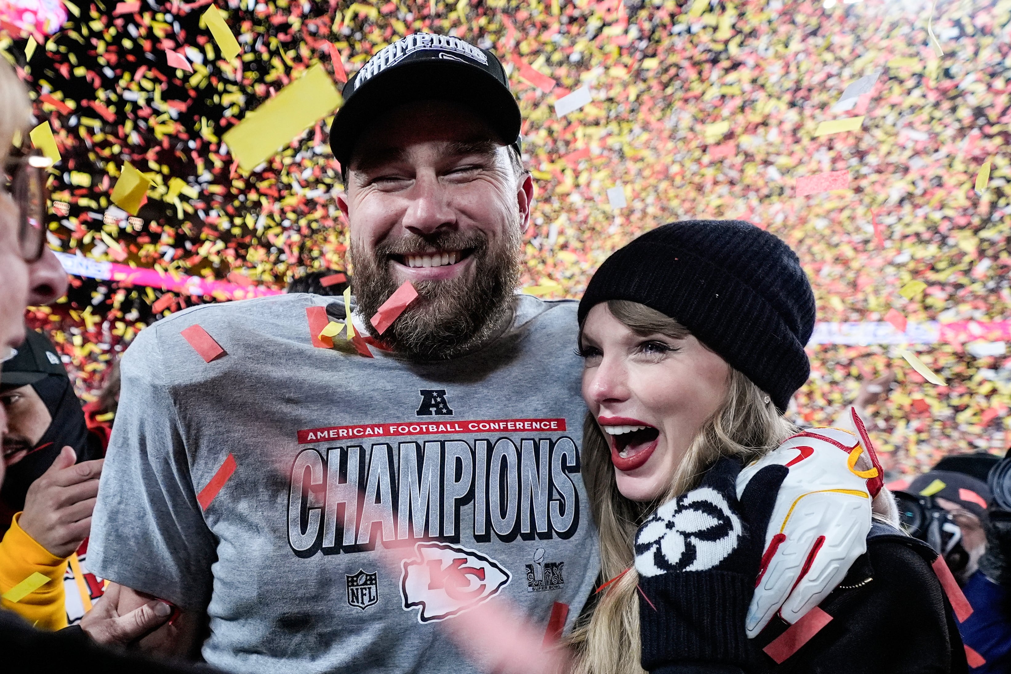 La pareja se casó el 3 de julio en el Madison Square Garden en una ceremonia secreta con invitados famosos (Foto AP/Ashley Landis)