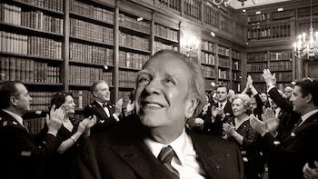 Borges: qué dijeron los grandes escritores del hombre “que contenía todos los libros del mundo”