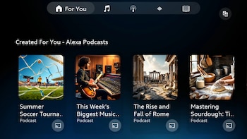Captura de pantalla de una interfaz de aplicación de podcasts. Muestra cuatro videopodcasts recomendados: fútbol, música, ruinas romanas y panadería, con el texto 'Alexa Podcasts'